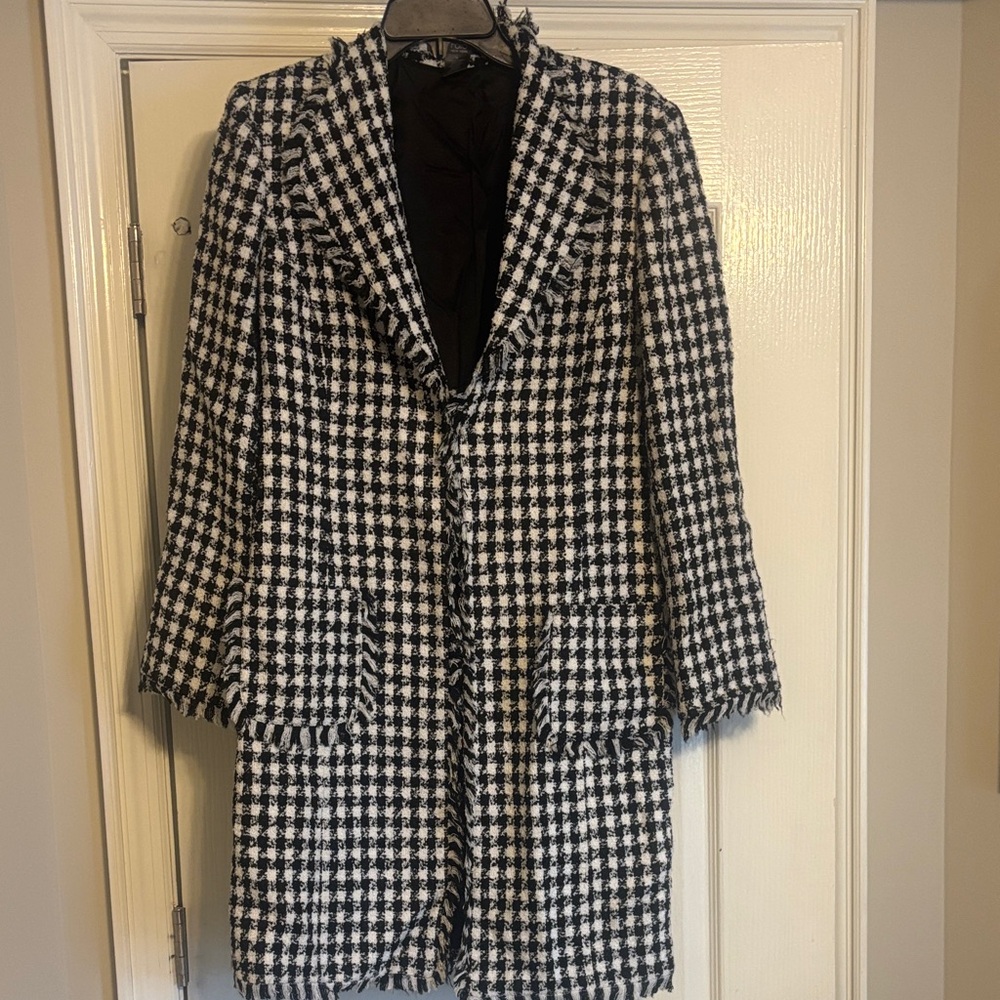 Black and White Vintage woven Houndstooth Coat